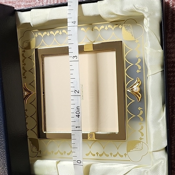 Mikimoto International Vintage 4x4 inches Photo Frame with real pearl - Picture 7 of 7